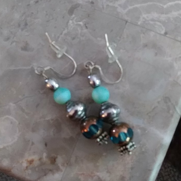 NWOT  Handmade Crystal look earrings - Picture 2 of 4